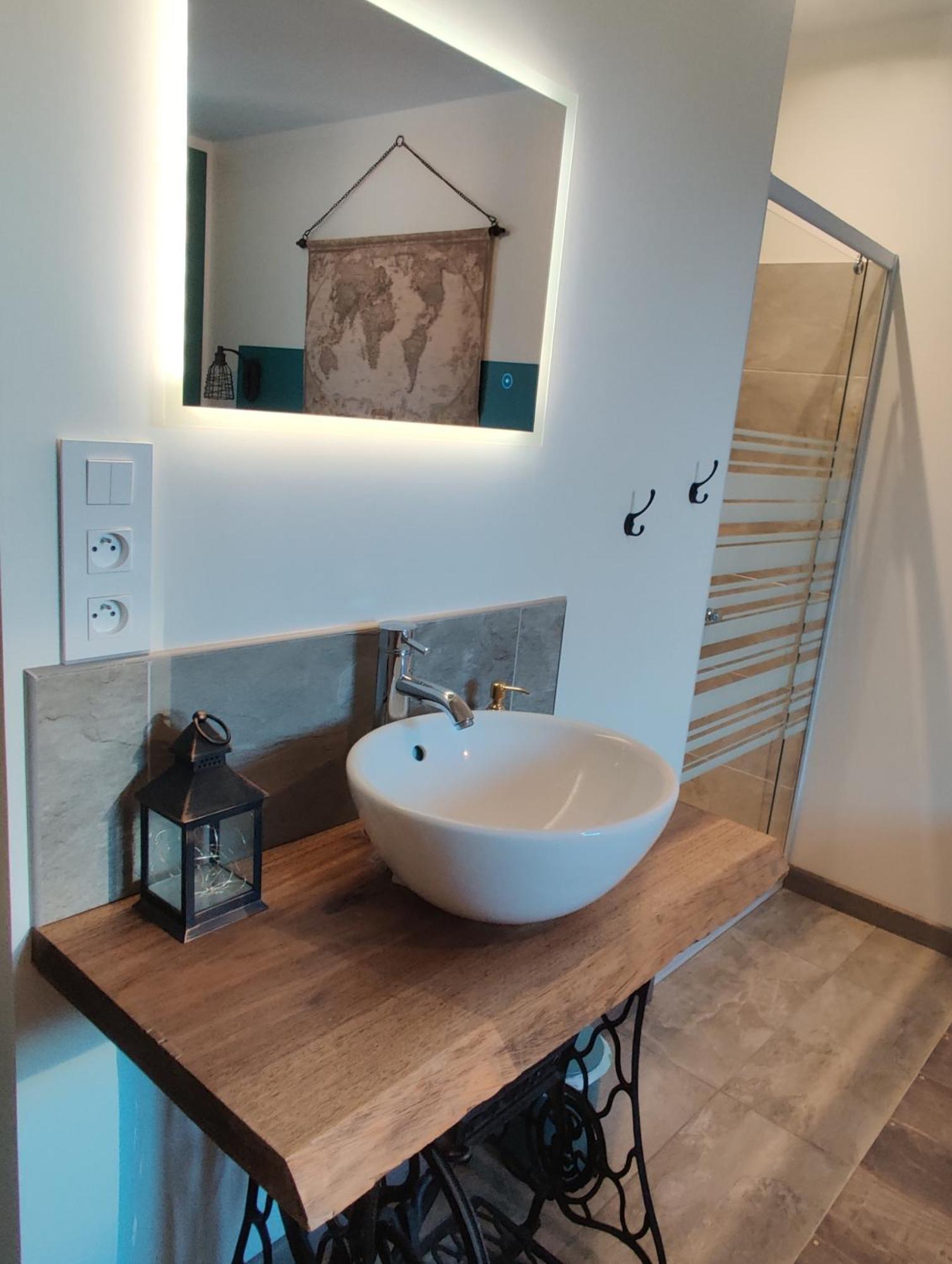 Au Coin Du Chemin Hotel Chambéry Cameră foto